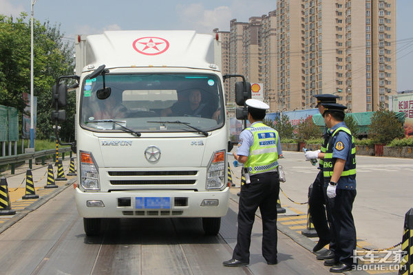 ������������ͷ��ʽ�Ĵ�����ʱ�ݣ�