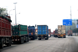 黑灯瞎火“创收” 油耗子竟是这样炼成的？发现请报警