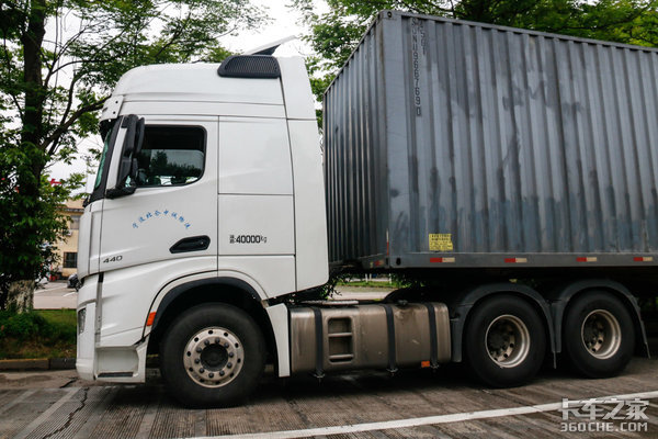 ��ֻ�Ǽ�ʻ����ŷ��&nbsp;����X6000�г�����