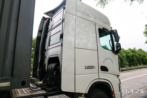 ��ֻ�Ǽ�ʻ����ŷ��&nbsp;����X6000�г�����