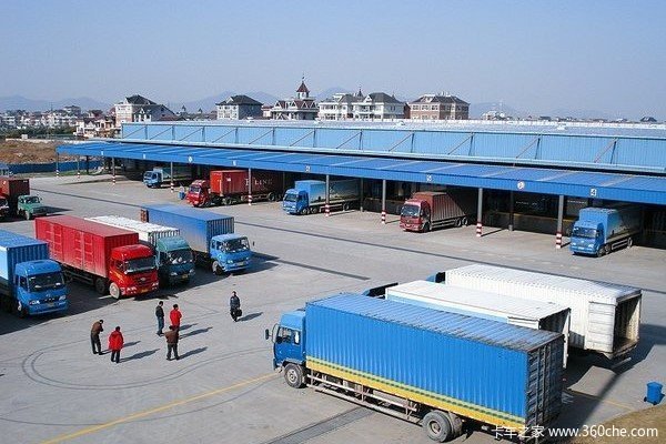 国务院：加强对货运平台的管理 保障司机权益