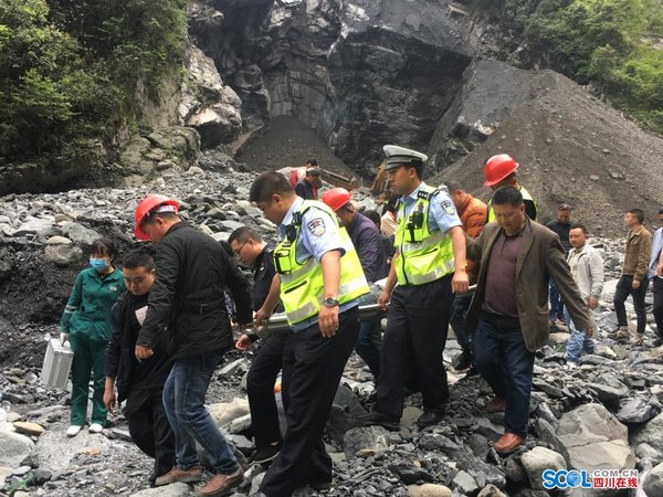 ����һ������������׹��&nbsp;��ʻԱ�ѻ��