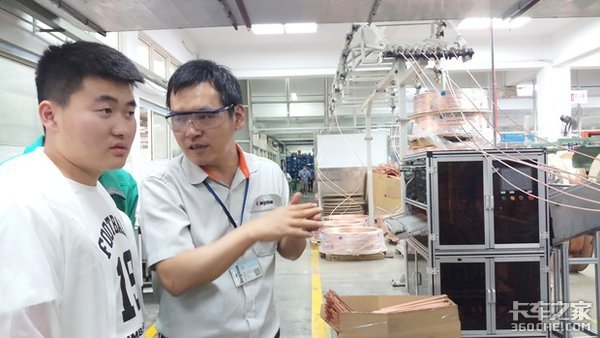 ���˵�ͷ����̳����ϲ�в���˼�ڿյ�