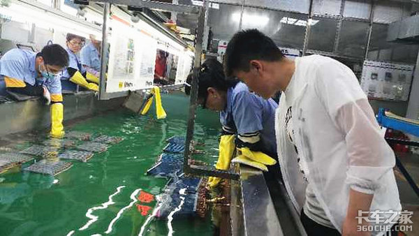 ���˵�ͷ����̳����ϲ�в���˼�ڿյ�