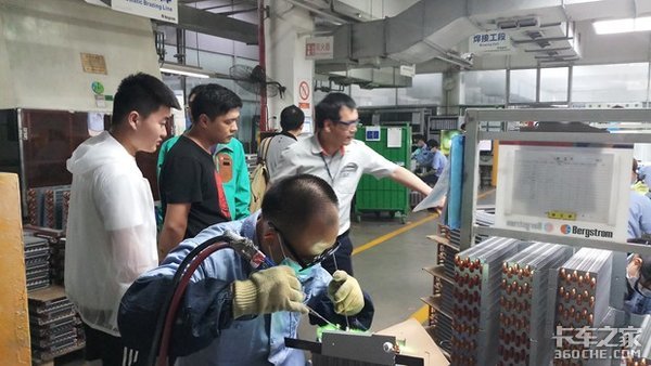 ���˵�ͷ����̳����ϲ�в���˼�ڿյ�