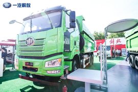 解放新J6P 6×4渣土车 城市夜行 会面晨曦