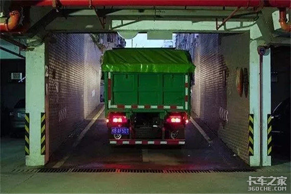 能自由出入地下室的工程自卸车,到底好在哪儿?
