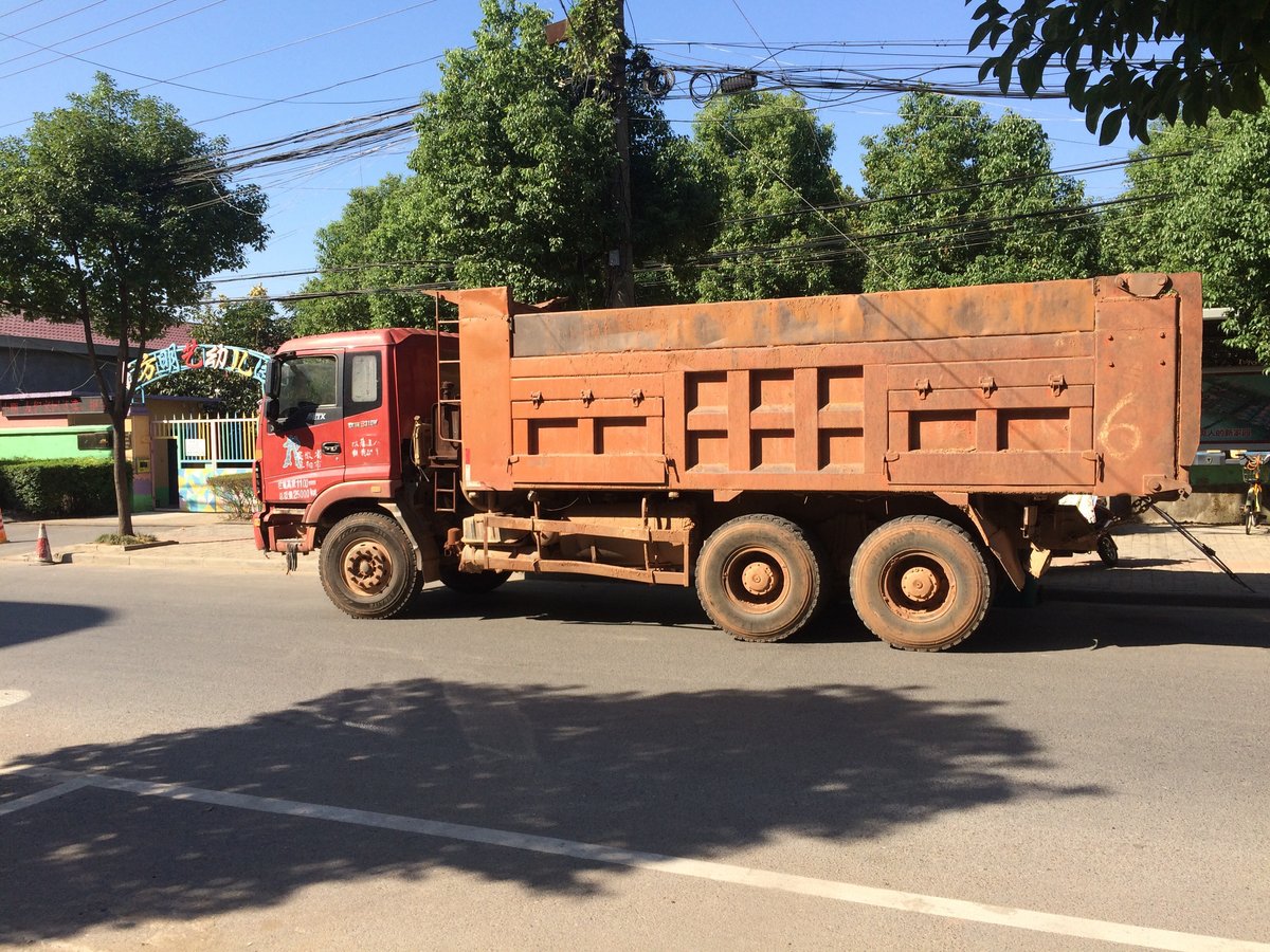 不守规矩的城市渣土车该如何治理图片列表