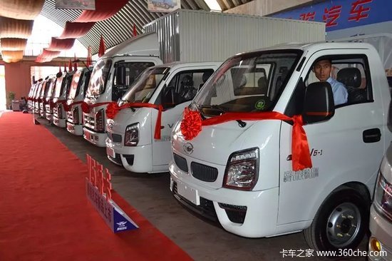 唐骏国六汽车新品发布 站古丝绸之路闪耀西安