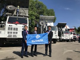 声名远播誉满全球 聚焦中亚海外工程机械展览会中的SUNHUNK重卡风采