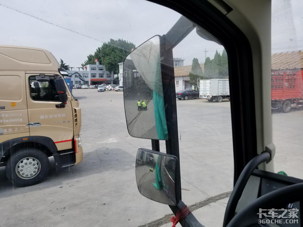 �Ի���ʻԱ���ֶ��ֿ�����������ô����