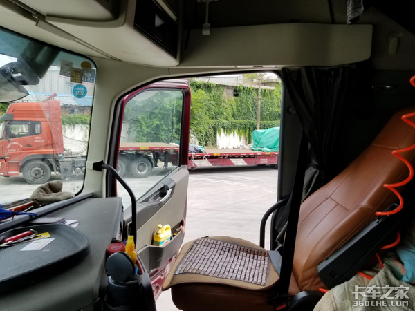 �Ի���ʻԱ���ֶ��ֿ�����������ô����