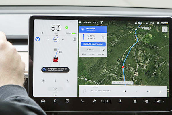《消费者报告》表示 特斯拉自动换道功能还没人类驾驶员技术好