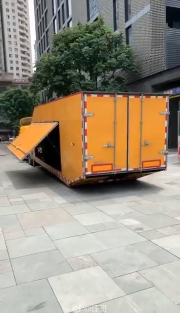 清障车还带货箱？这车看上去挺高级的