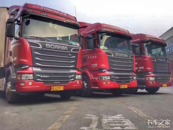 560马力V8发动机，实拍远东探险队斯堪尼亚R560越野房车