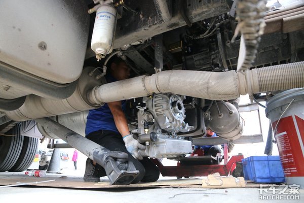 �Ĵ���̨�ػ���Һ��!&nbsp;����:60Km/h����!