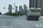 渣土车闯红灯成习惯？市民：小孩都质疑