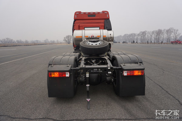 LNGȼ������μ�ʻ&nbsp;��ȼ�ͳ��������