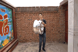 心疼!50铲车猛砸一千多元的铝合金车轮,结果很意外,它竟然没坏!!