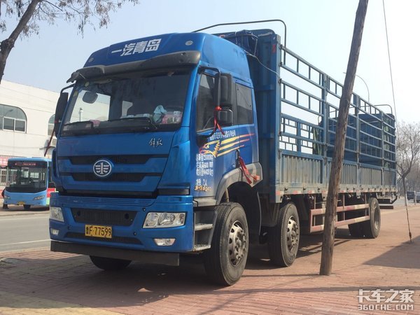 这种配置的欧曼GTL 6X2载货车很少见!