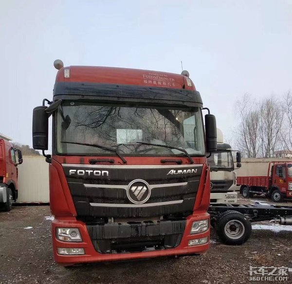 这种配置的欧曼GTL 6X2载货车很少见!