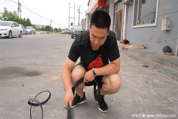 不比不知道，国产和进口两种品牌的皮带，质量上的差距也太大了！