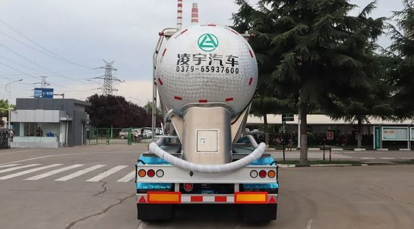 全新升级 凌宇推出升级版铝合金粉罐车