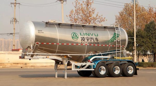 全新升级 凌宇推出升级版铝合金粉罐车