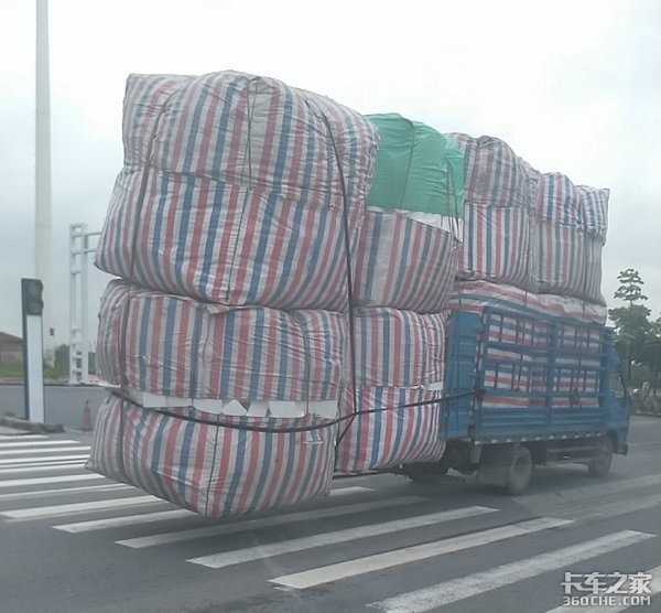 广州现超长载货车 前四后八总长约16米