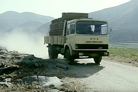 手握方向盘，县长都不换 30年前卡车司机多风光，这部电影告诉你