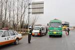 大运会在即 深圳严查水库路段违章货车