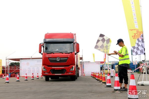 70名选手拼战赛场! 天龙哥成都半决赛三甲出炉,210分夺冠