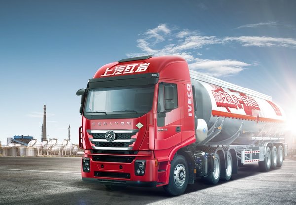 国六标准提前来袭 红岩重卡焕新出发!