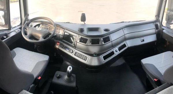 国六标准提前来袭 红岩重卡焕新出发!