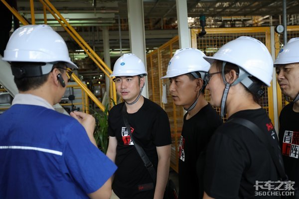 不光能看还能试驾，卡友组团游青汽工厂