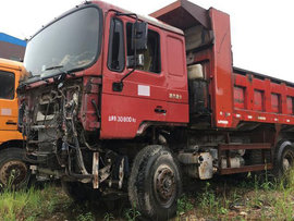 聊聊这台二手德龙后八轮“拼装”自卸车，真是一段悲伤的故事