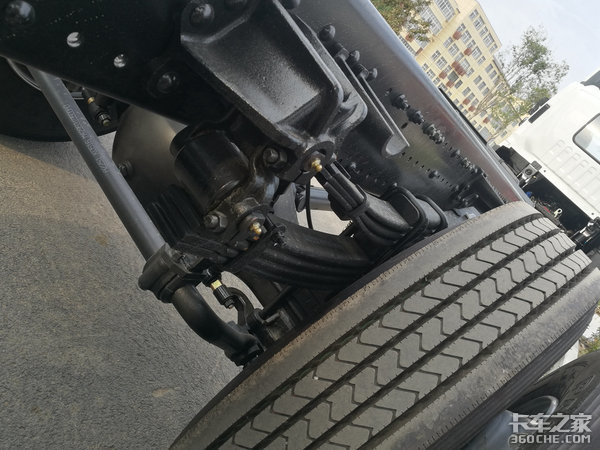 货箱9.78米,这恐怕是目前最大的中卡了