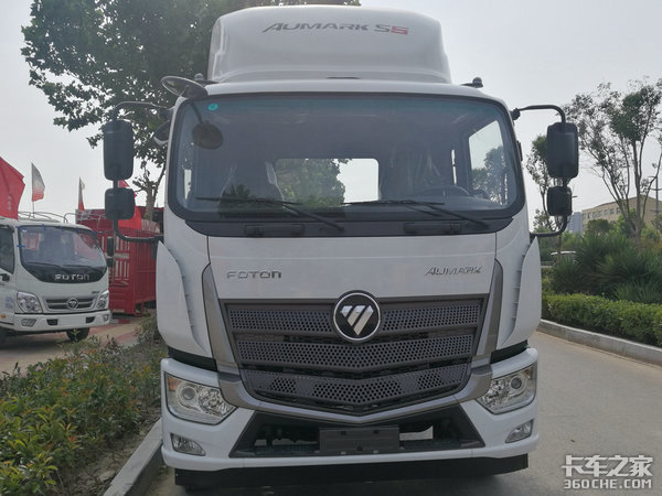 货箱9.78米,这恐怕是目前最大的中卡了