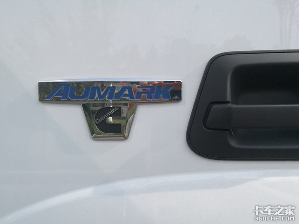 货箱9.78米,这恐怕是目前最大的中卡了