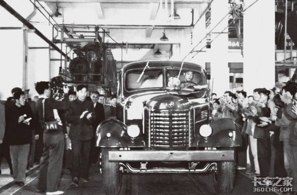 豪华卡车见多了，却始终忘不了这台最有情怀的“雷锋车”