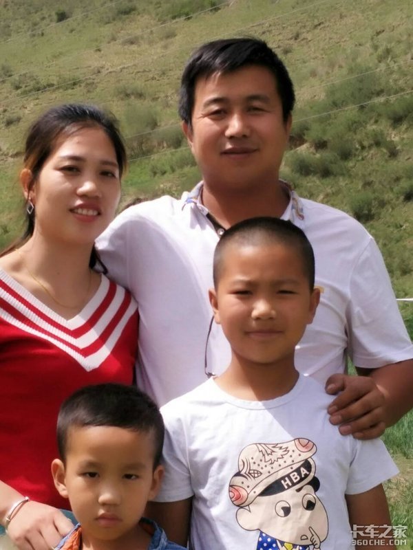 卡车司机“路漂”,孩子20天见不到父母