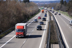 ������¡�� ��θ��ٹ�·��ͨ���ư���