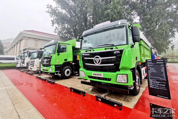 欧曼国六新车发布!福田戴姆勒打造超级卡车动力链