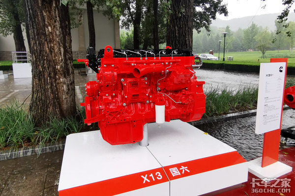 欧曼国六新车发布!福田戴姆勒打造超级卡车动力链