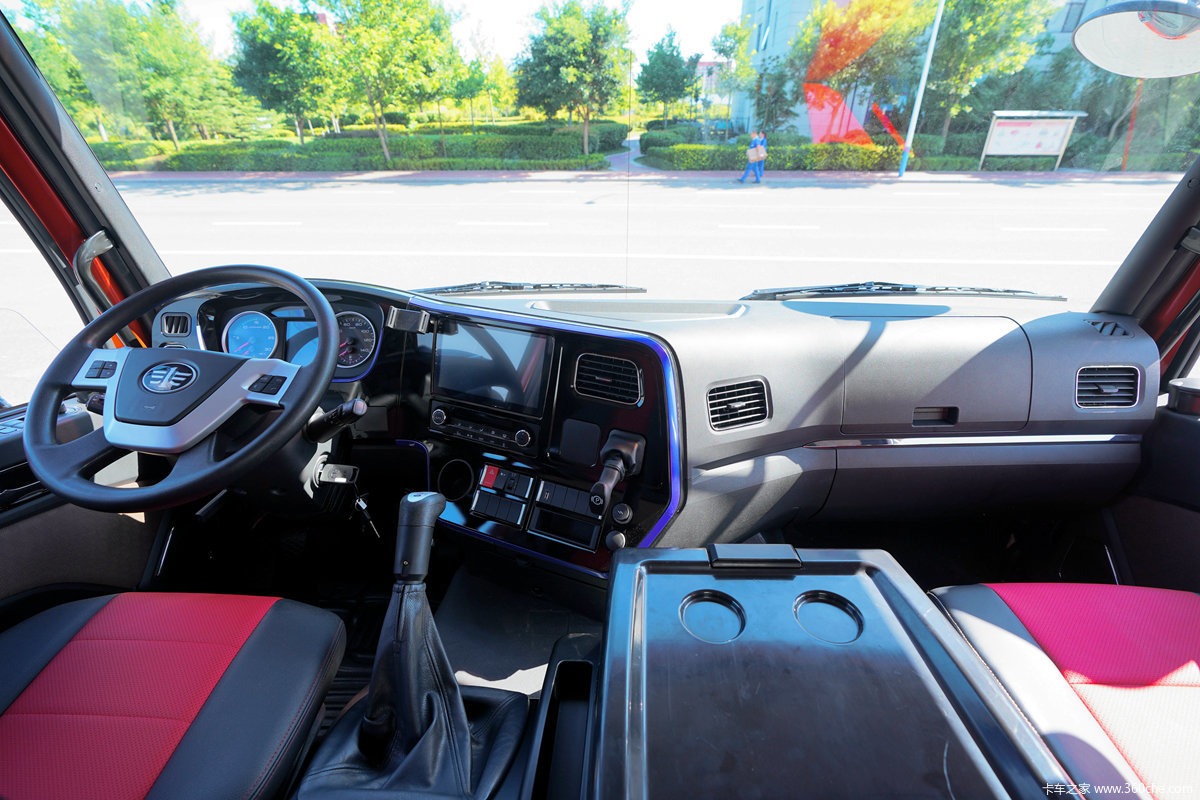 外观内饰全升级 解放龙vh2.0来