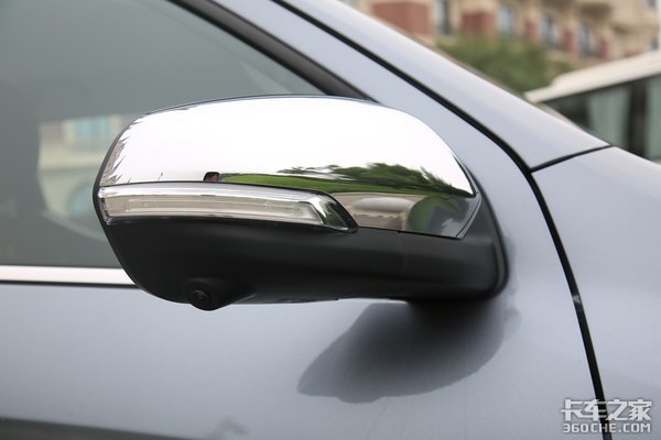 ��ŷ�����з�&nbsp;��������F70Ƥ����̬ͼ��