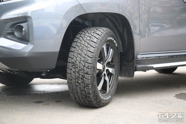 ��ŷ�����з�&nbsp;��������F70Ƥ����̬ͼ��