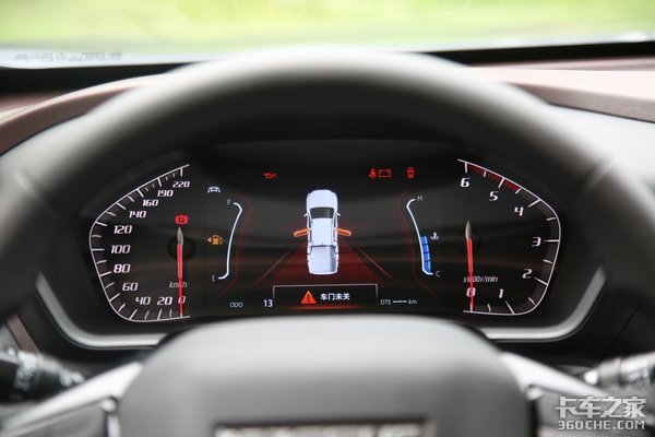 ��ŷ�����з�&nbsp;��������F70Ƥ����̬ͼ��