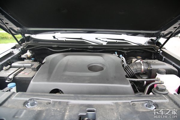 ��ŷ�����з�&nbsp;��������F70Ƥ����̬ͼ��