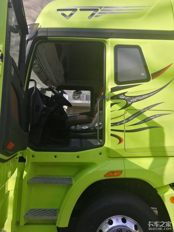 看看解放J7牵引车气囊座椅都有啥功能?